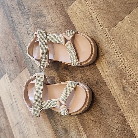 Sandals - Picture 3 of 6